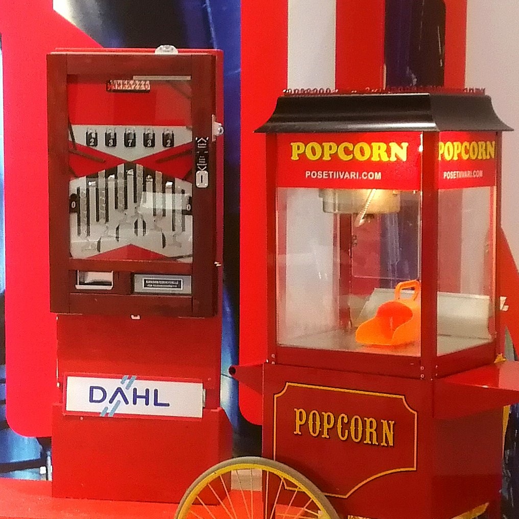 Pajatso ja Popcornkone juhliin tai messuilla, Alfred hoitaa..